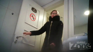 В туалете смотреть секс видео онлайн